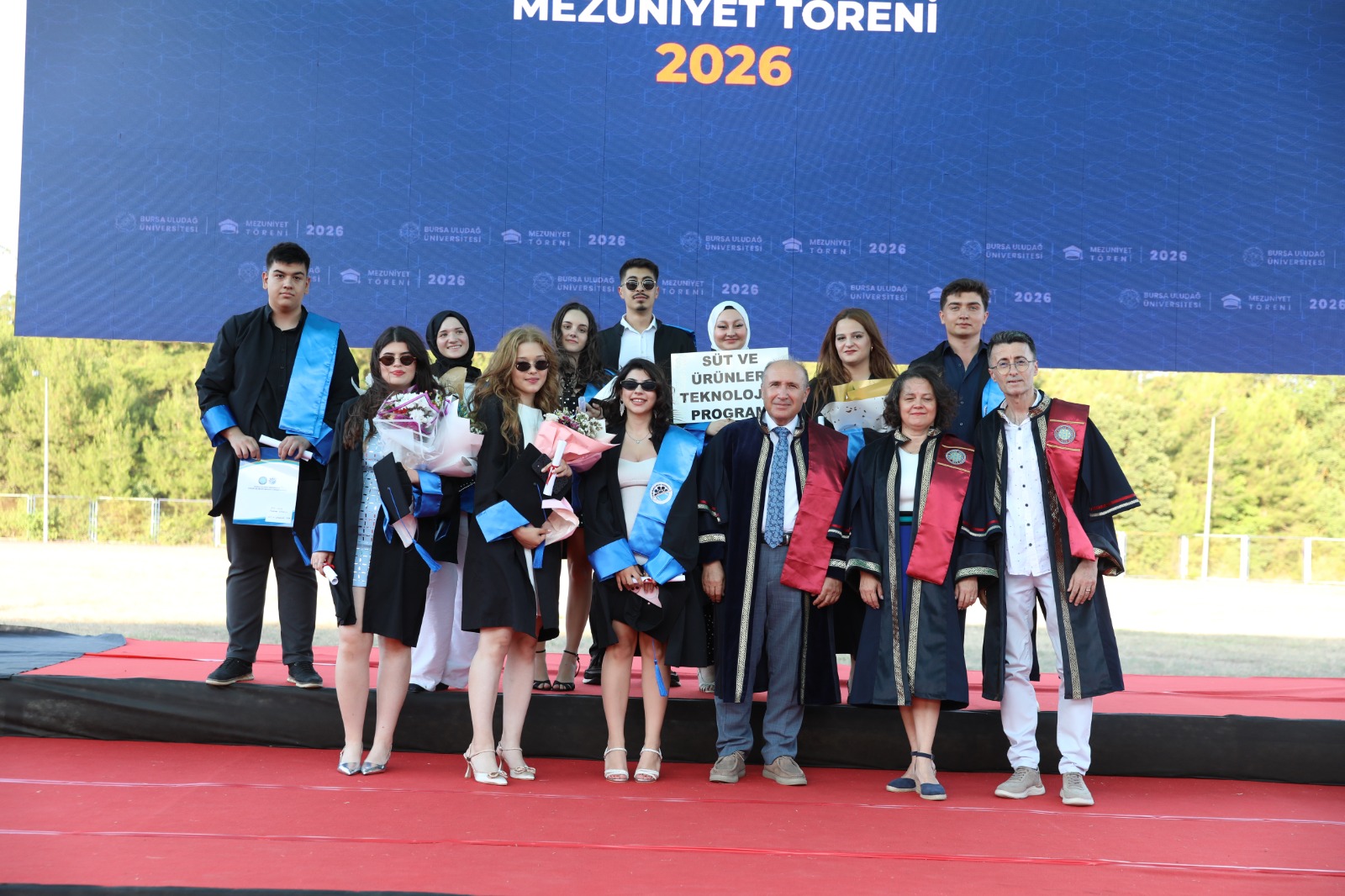 Bursa Uludağ Üniversitesi Teknik Bilimler Meslek Yüksekokulu'nda Mezuniyet Coşkusu